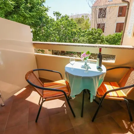 Πανσιόν Double With Terrace Tomica Baška