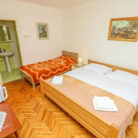 Double With Terrace Tomica Pensiune