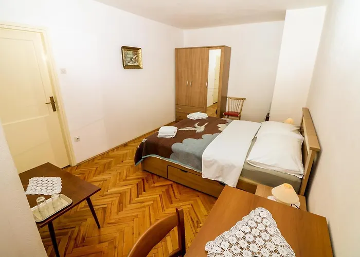 Double With Terrace Tomica